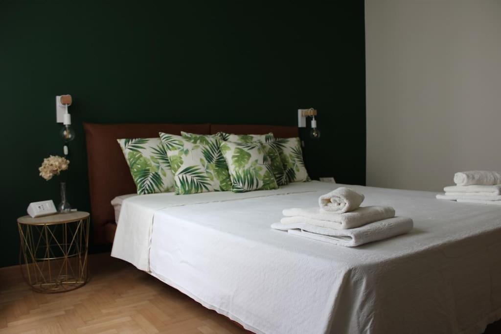 Casa Sivori Sul Lago Di Garda Con Ampio Giardino 代森扎诺-德尔加达 外观 照片